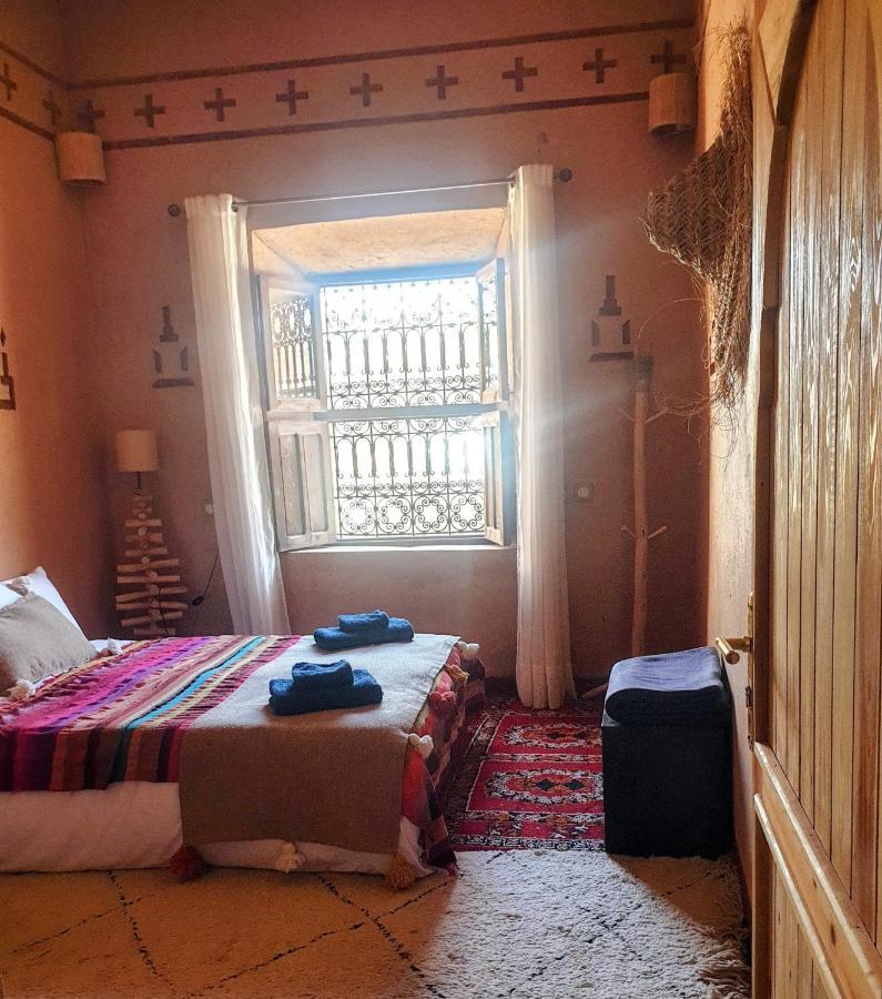 Maison D'Hotes Izza Kelaat-M'Gouna Exterior foto