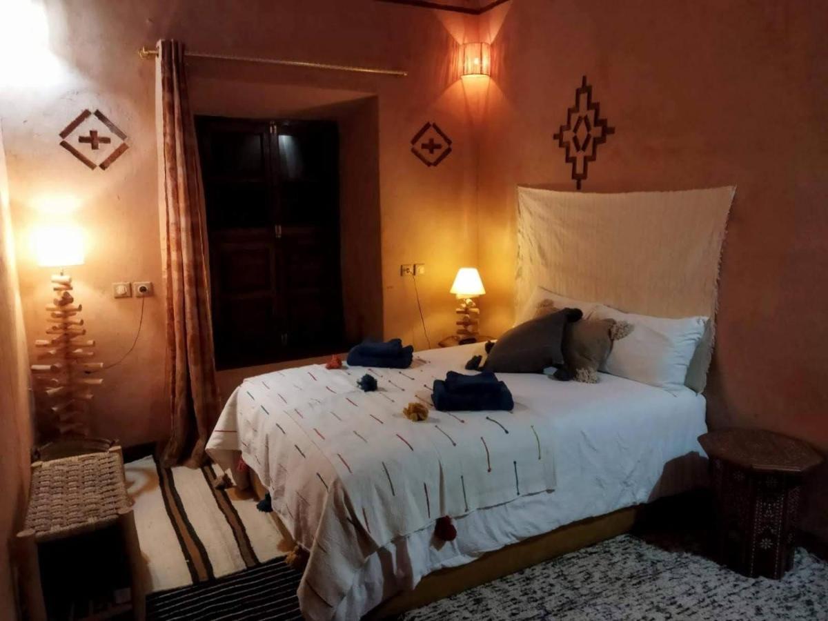 Maison D'Hotes Izza Kelaat-M'Gouna Exterior foto