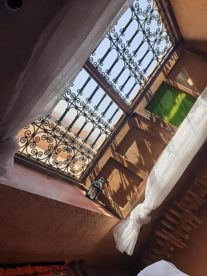 Maison D'Hotes Izza Kelaat-M'Gouna Exterior foto